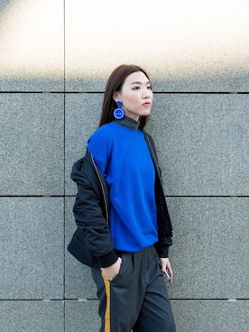 「blue」｜「アイテム（チノパンツ）」を使った、Bernice Sioさん（レディース・162cm）の春コーディネート