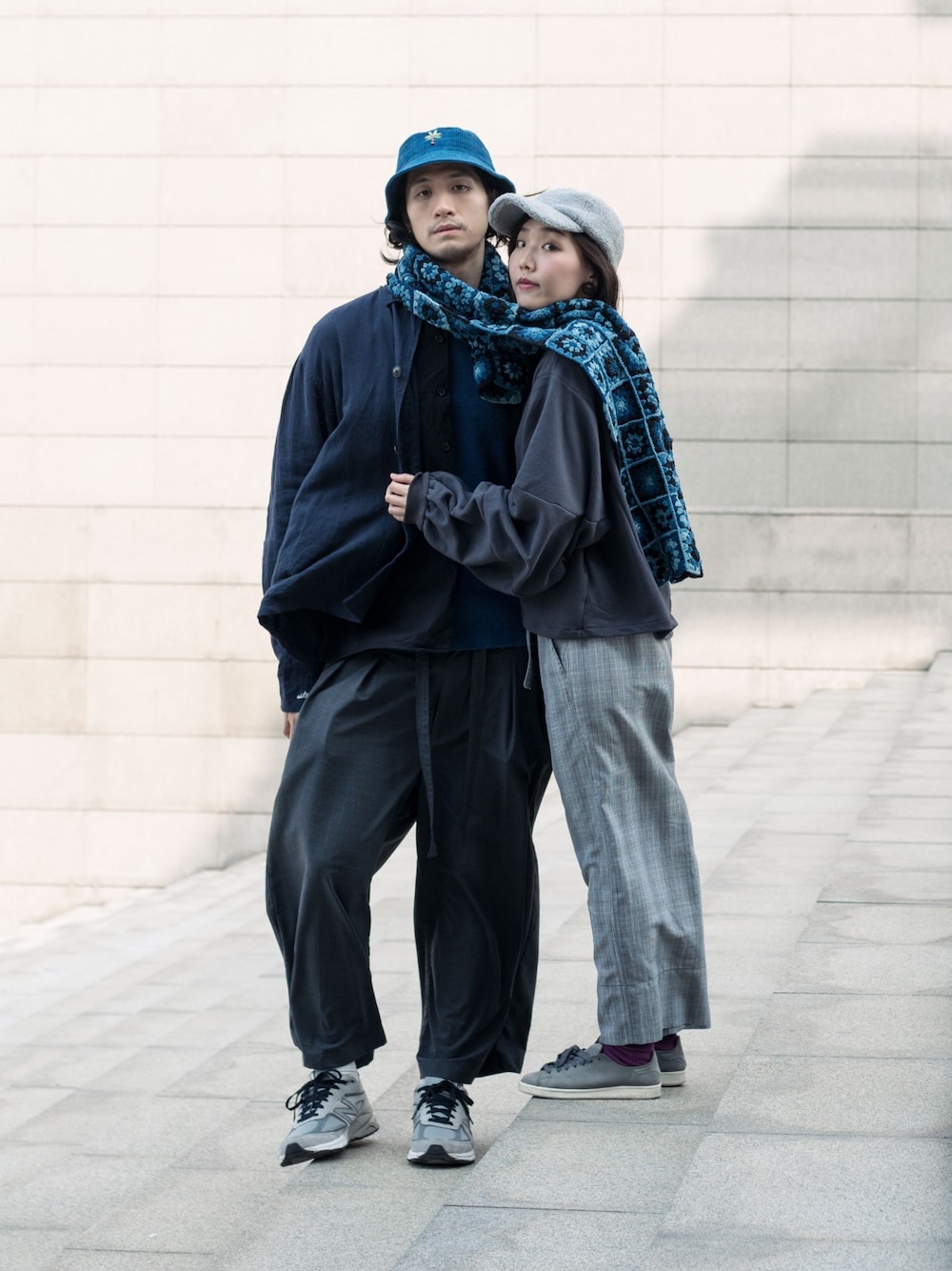 「オトナカジュアル、ootd、lookbook、WEARBOOKエントリー、couple、outfit、grey、blue、New Balance、Bershka」｜「Bershkaのアイテム（トップス、グレー系）」を使った、Bernice Sioさん（レディース・162cm）の秋コーディネートの1枚目の写真