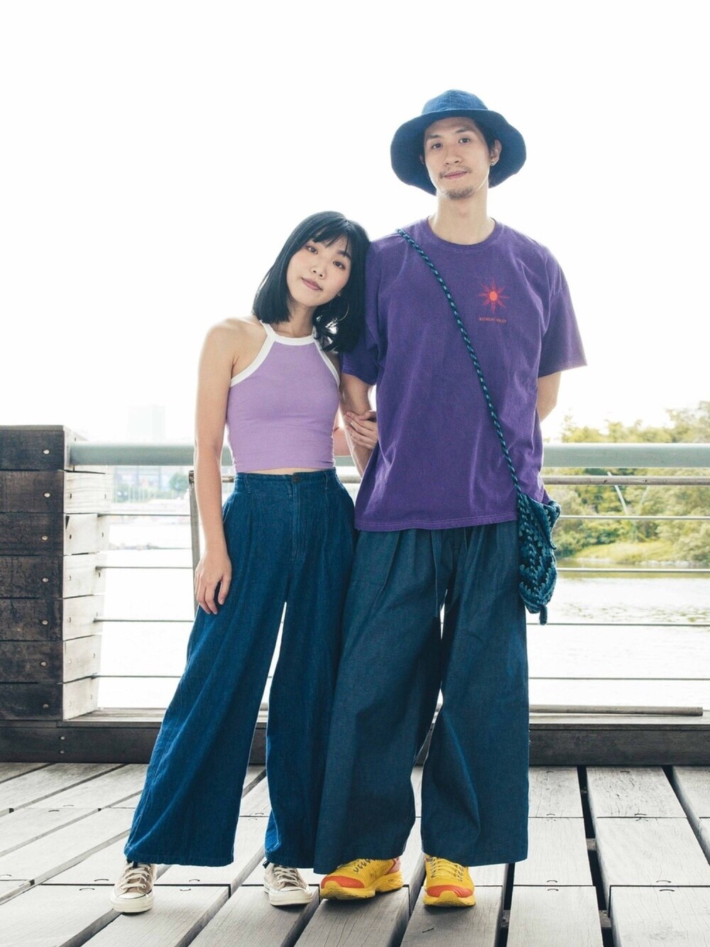 「couple、coupleoutfit、WEARBOOKエントリー、ootd、秋コーデ、outfit、blue、converse、GU、purple」｜「GUのアイテム（デニムパンツ、ブルー系）」を使った、Bernice Sioさん（レディース・162cm）の秋コーディネートの1枚目の写真