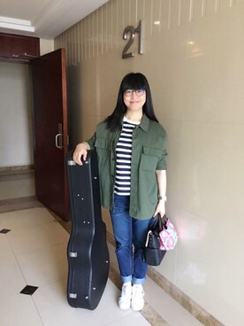 「通勤コーデ」｜「アイテム（雑貨/ホビー）」を使った、ジェーン ちゃんさん（レディース・158cm）の春コーディネート