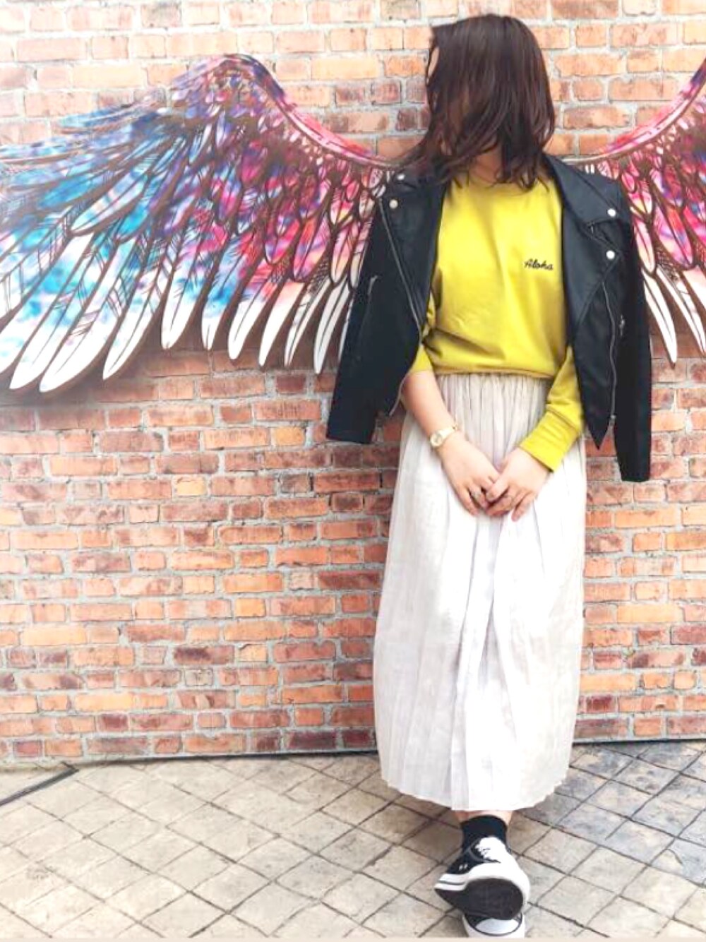 「URBAN RESEARCH Sonny Labelのパームツリー刺繍スウェット（スウェット、イエロー系）」を使った、あいうえおさん（レディース・156cm）の春コーディネートの1枚目の写真