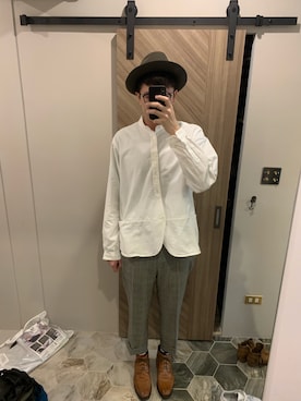 「NVy by NICK WOOSTER（ネイビー バイ ニック ウースター）のアイテム（スラックス）」を使った、花mikiさん（メンズ・187cm）の秋コーディネート