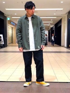 「オリーブ」｜アライマンさん（メンズ・180cm）の春コーディネート