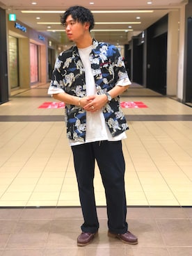 「AVIREX（アヴィレックス）のアイテム（トップス）」を使った、アライマンさん（メンズ・180cm）の夏コーディネート