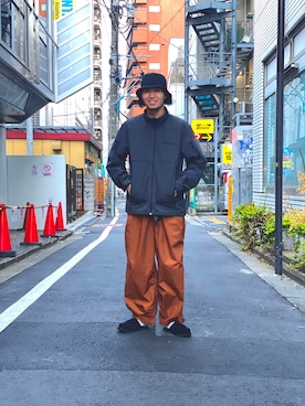 AVIREXのアイテムを使った「パラシュートパンツ」のメンズ人気