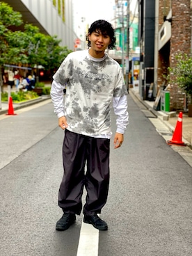 AVIREXのアイテムを使った「パラシュートパンツ」の人気ファッション