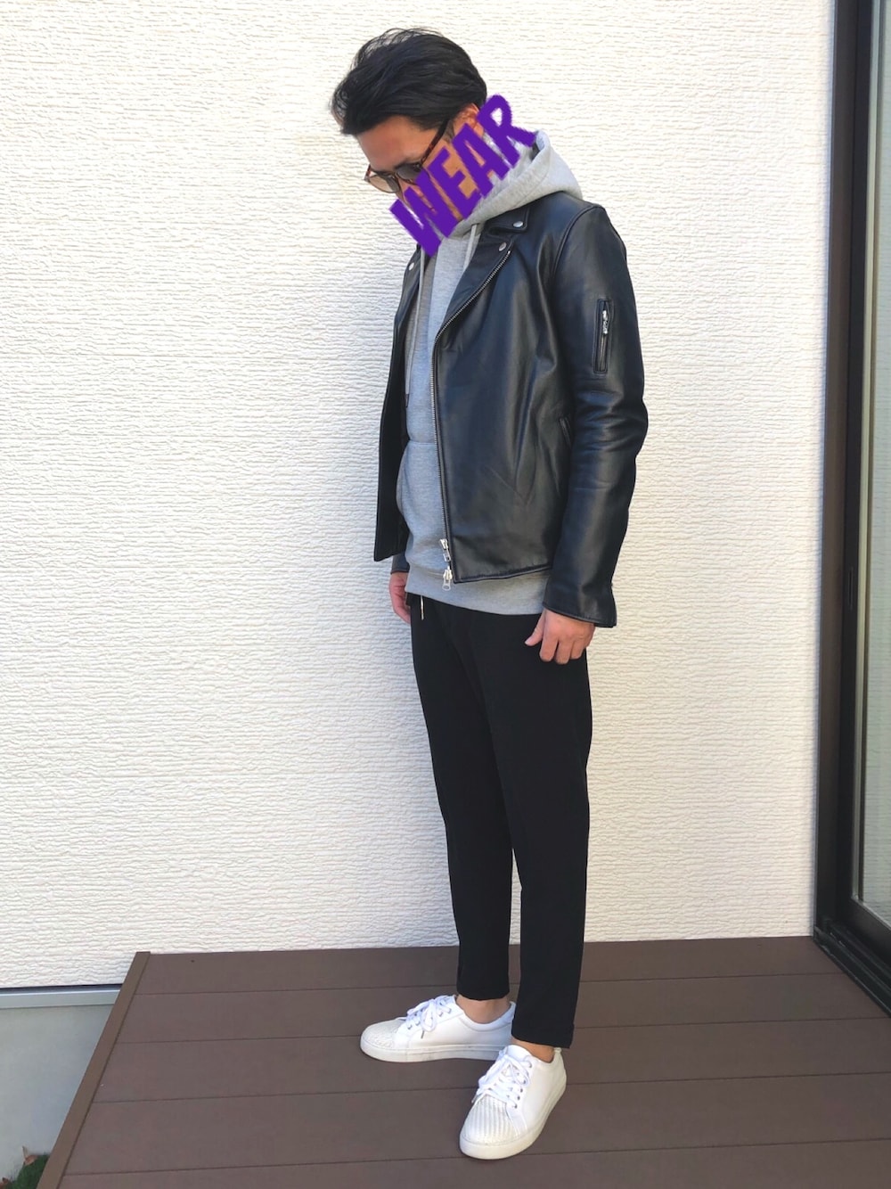 ZARAのパーカーを使った「レザージャケット」の人気ファッション