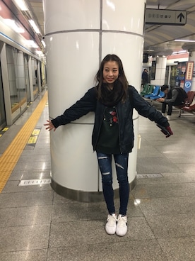 「Guess Jeans 」｜「アイテム（ブルゾン）」を使った、N a h oさん（レディース・153cm）の秋コーディネート