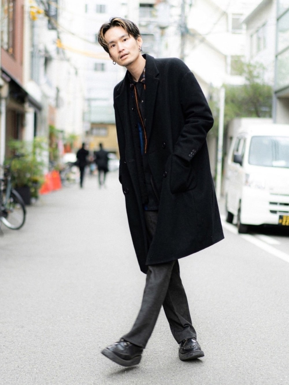 MR.GENTLEMANのチェスターコート（ブラック系）を使った人気