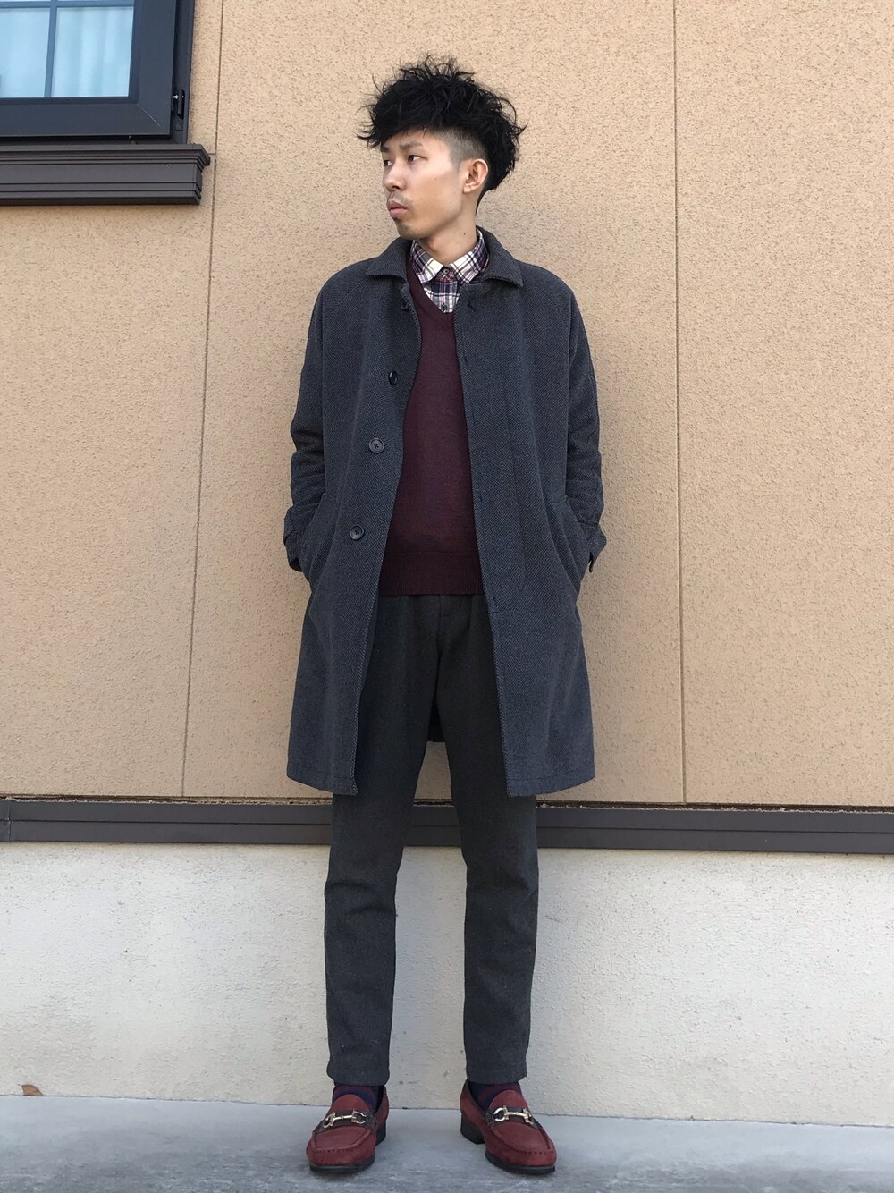 「冬アウター着回しチャレンジ、お洒落さんとつながりたい、シンプル、古着MIX、きれいめカジュアル、ロングコート」｜「MICHEL KLEINのアイテム（トレンチコート、グレー系）」を使った、えむかて《相互》さん（メンズ・171cm）の冬コーディネートの1枚目の写真