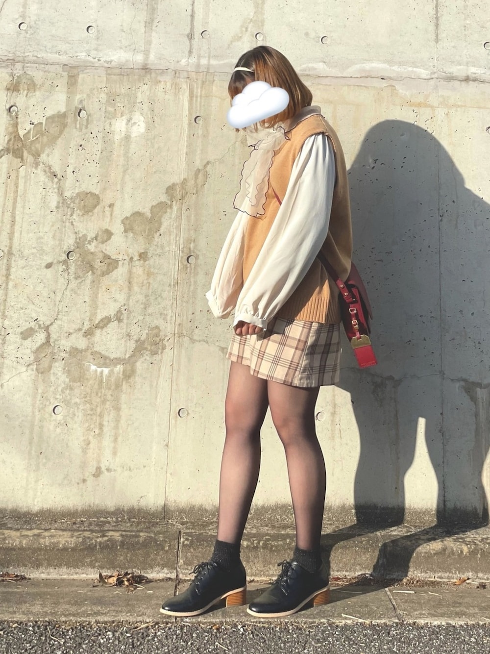 「ベストコーデ、制服風コーデ、高身長女子、ootd、おしゃれさんと繋がりたい」｜「apres jourのオーガンジーボウタイブラウス【ZOZOTOWN限定アイテム】（シャツ/ブラウス、ホワイト系）」を使った、SHIHOさん（レディース・166cm）の冬コーディネートの1枚目の写真