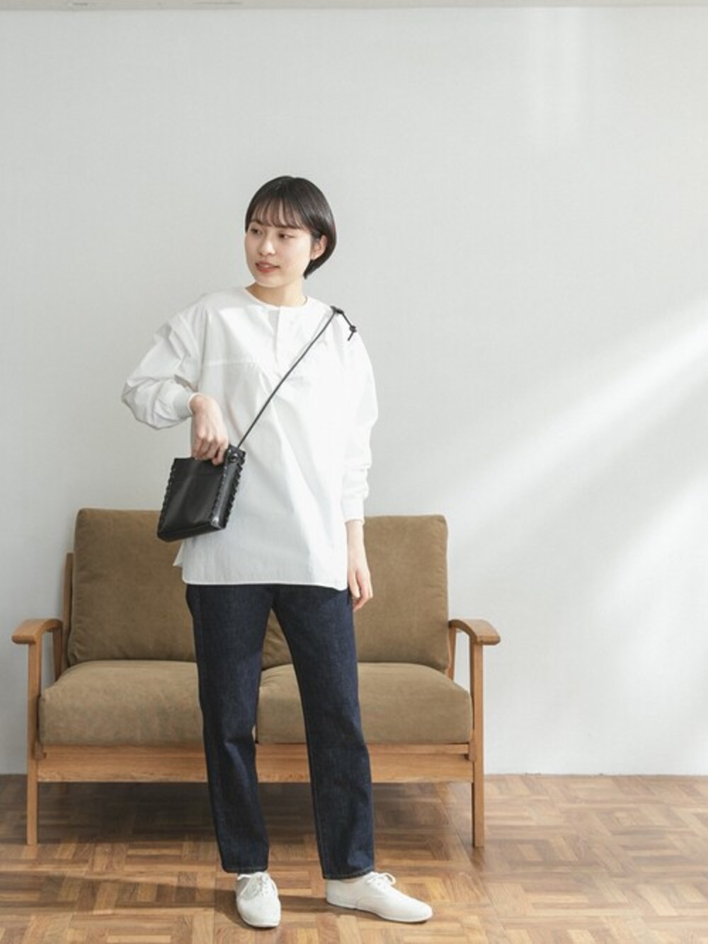 「シンプル、２ＷＡＹ、FORK&SPOON、FORK&SPOON WOMEN」｜「FORK&SPOONのFORK&SPOON　リブカフスプルオーバー（Tシャツ/カットソー、ホワイト系）」を使った、FORK&SPOON WOMENさん（レディース・161cm）の春コーディネートの1枚目の写真