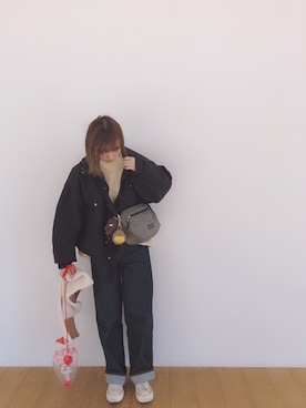 「UNIQLO（ユニクロ）のハイライズワイドストレートジーンズ（デニムパンツ）」を使った、m♡さん（レディース・167cm）の冬コーディネート