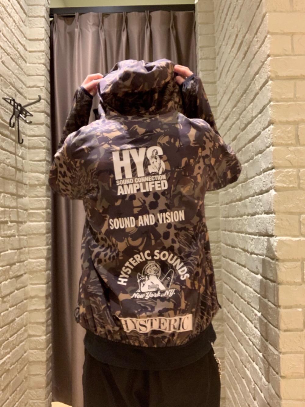 「総柄、Hysteric Glamour、春コーデ、ヒステリックグラマー」｜「HYSTERIC GLAMOURのCOMBINED CAMO柄 フーデッドジャケット（ナイロンジャケット、グリーン系）」を使った、dr.tateさん（メンズ・170cm）の春コーディネートの1枚目の写真
