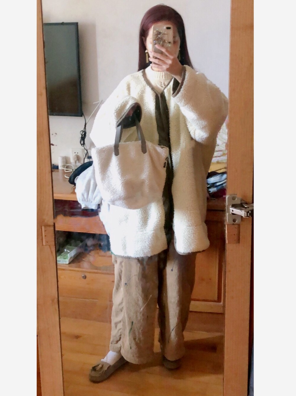 「SHIPSのアイテム（バッグ、ベージュ系）」を使った、Samuさん（レディース・163cm）の秋コーディネートの1枚目の写真