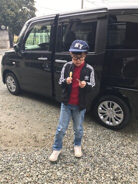 「GU（ジーユー）のアイテム（デニムパンツ、ブルー系）」を使った、ミニーさん（レディース）の冬コーディネート