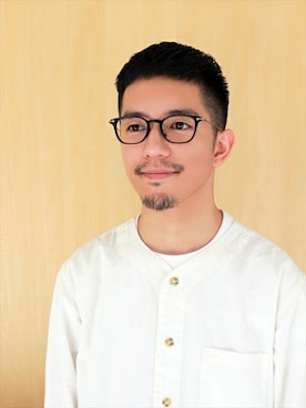 「OLIVER PEOPLES（オリバーピープルズ）のアイテム（メガネ）」を使った、OLIVER PEOPLES STAFFさん（メンズ・170cm）の秋コーディネート