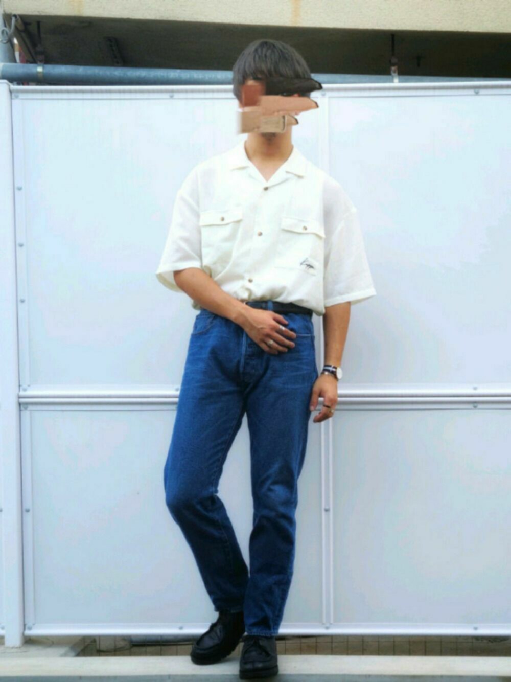 「おしゃれさんと繋がりたい、シンプルコーデ、秋コーデ、大人コーデ、大学生、コンバース、オープンカラーシャツ、デニム、革靴」｜「KLEMANの＜KLEMAN＞ PADRE/シューズ（モカシン/デッキシューズ、ブラック系）」を使った、ΚΛΝΤΛさん（メンズ・176cm）の秋コーディネートの1枚目の写真