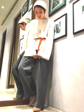 「DEMYLEE（デミリー）のDEMYLEE プルオーバー（ニット/セーター、ホワイト系）」を使った、Miyu Iwasakiさん（レディース・160cm）の冬コーディネート