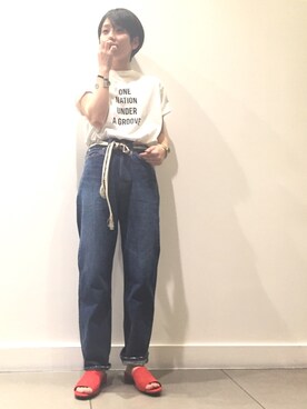 「BEAUTY&YOUTH UNITED ARROWS（ビューティーアンドユースユナイテッドアローズ）のBY 13OZ ハイウエストデニム（デニムパンツ、ブルー系）」を使った、Miyu Iwasakiさん（レディース・160cm）の春コーディネート