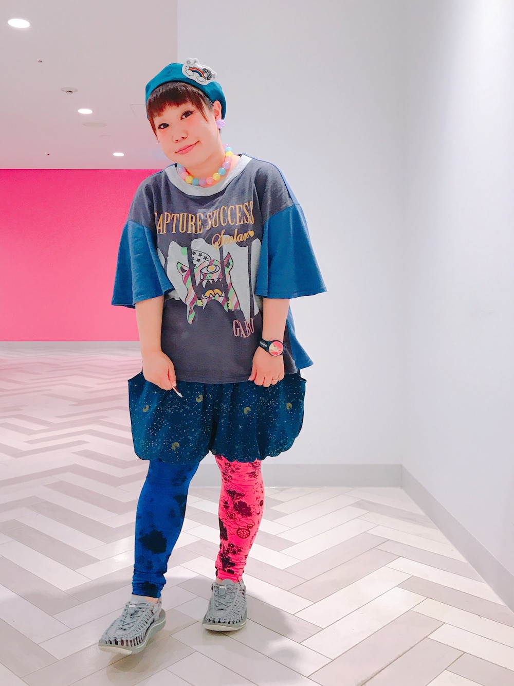 「Tシャツ、プルオーバー、ベレー帽、レギンス、レギンス×ショートパンツ」｜「ScoLarのアイテム（トップス、パープル系）」を使った、すうちゃん🐧ScoLarさん（レディース・142cm）の夏コーディネートの1枚目の写真