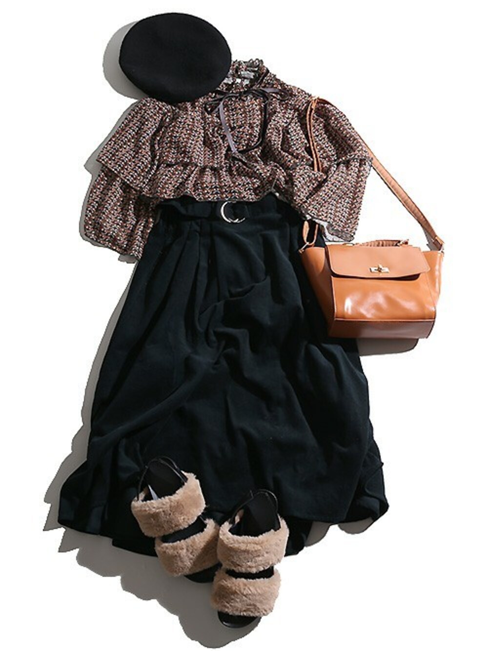 グリーン系のシャツ/ブラウス、ブラウン系のショルダーバッグ、グリーン系のスカートを着用したレディースの秋コーディネートの1枚目の写真