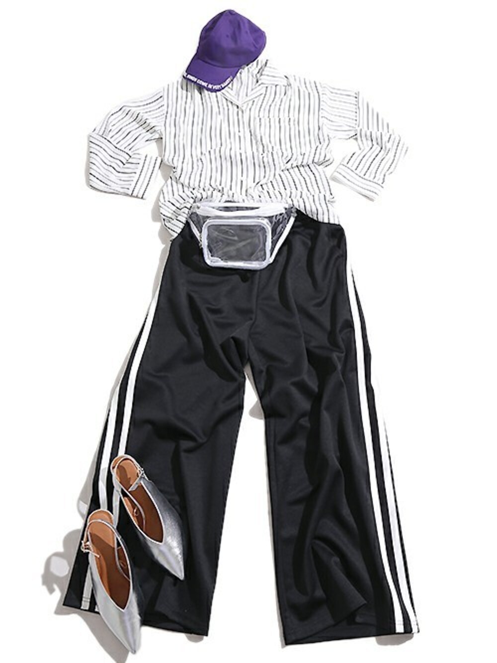 ブラック系のその他パンツ、ホワイト系のシャツ/ブラウス、パープル系のキャップを着用したレディースの夏コーディネートの1枚目の写真
