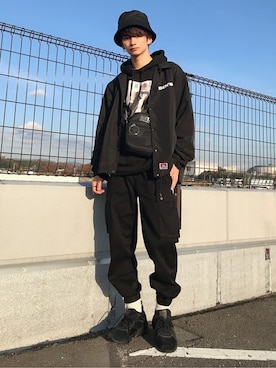 「ミニショルダー」｜「アイテム（ナイロンジャケット）」を使った、WEGOさん（メンズ・174cm）の冬コーディネート