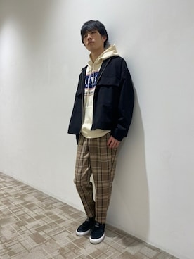 「ロゴパーカー」｜「アイテム（ブルゾン）」を使った、WEGOさん（メンズ・172cm）の春コーディネート
