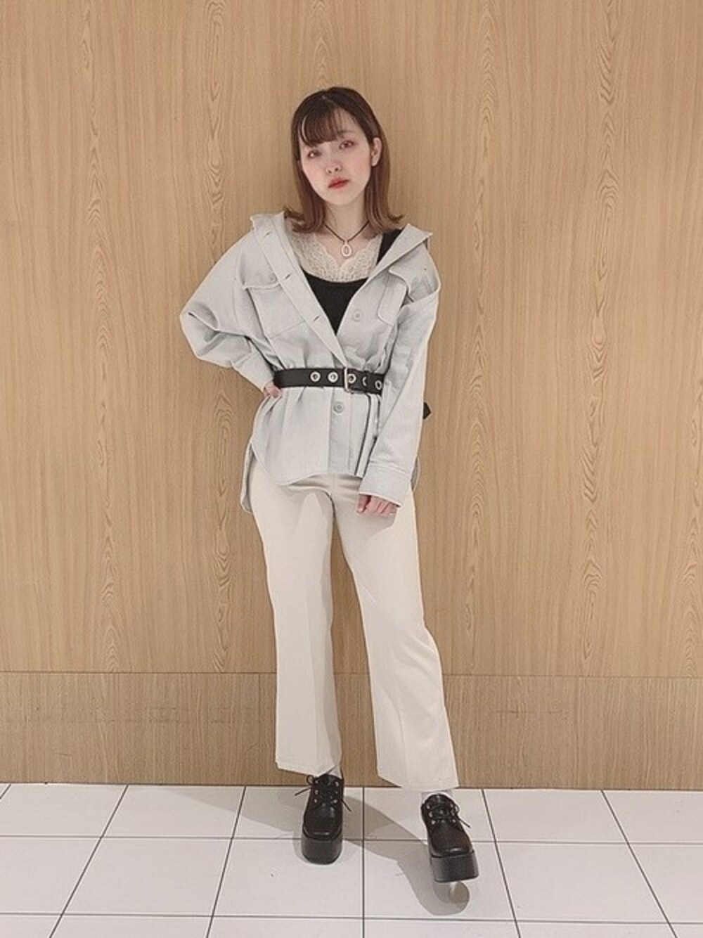 「WEGO、ビッグシルエット、CPOジャケット、ビスチェ、CPOシャツ、おでかけ、春コーデ、ニットビスチェ、センタープレスパンツ、レースアップニット」｜「WEGOのWEGO/【セットアップ対応商品】【新色追加先行予約】ビッグシルエットカラーCPOシャツジャケット（ブルゾン、グレー系）」を使った、WEGOさん（レディース・166cm）の春コーディネートの1枚目の写真