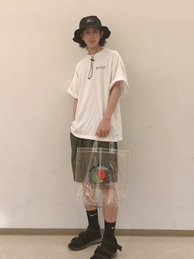 「FRUIT OF THE LOOM（フルーツオブザルーム）のアイテム（バッグ）」を使った、WEGOさん（メンズ・169cm）の夏コーディネート