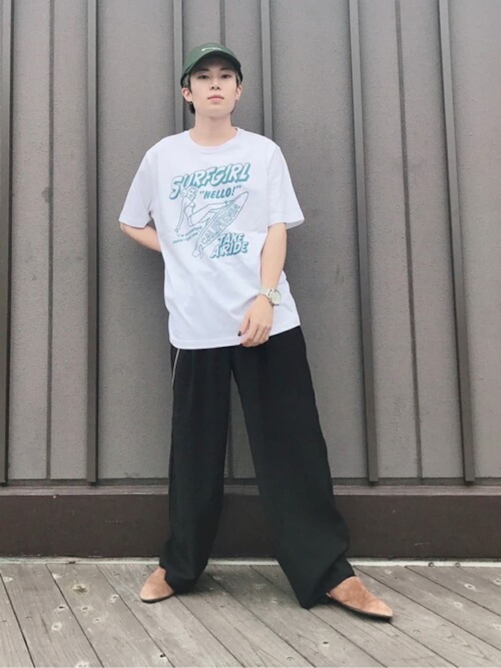 「カジュアル、シンプル、キャップ、Tシャツ、ストリート、スラックス、プチプラ、シンプルコーデ、カジュアルコーデ、ストリートMIX」｜「WEGOのWEGO/レトロサーフティストTシャツ（Tシャツ/カットソー、ホワイト系）」を使った、WEGOさん（メンズ・162cm）の夏コーディネートの1枚目の写真