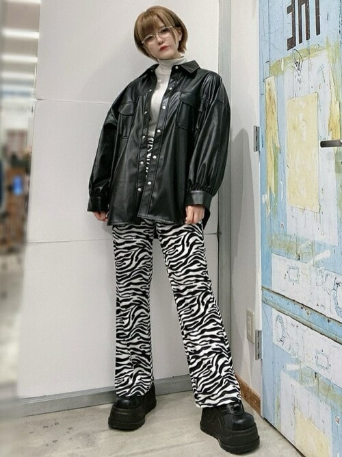 WEGO STAFFWEGOさんのライダースジャケット「WEGO/フェイクレザーボリュームスリーブジャケット(WEGO|ウィゴー)」を使ったコーディネート