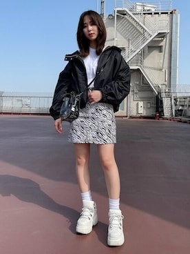 「ミニスカート」｜「アイテム（マウンテンパーカー）」を使った、WEGOさん（レディース・161cm）の春コーディネート