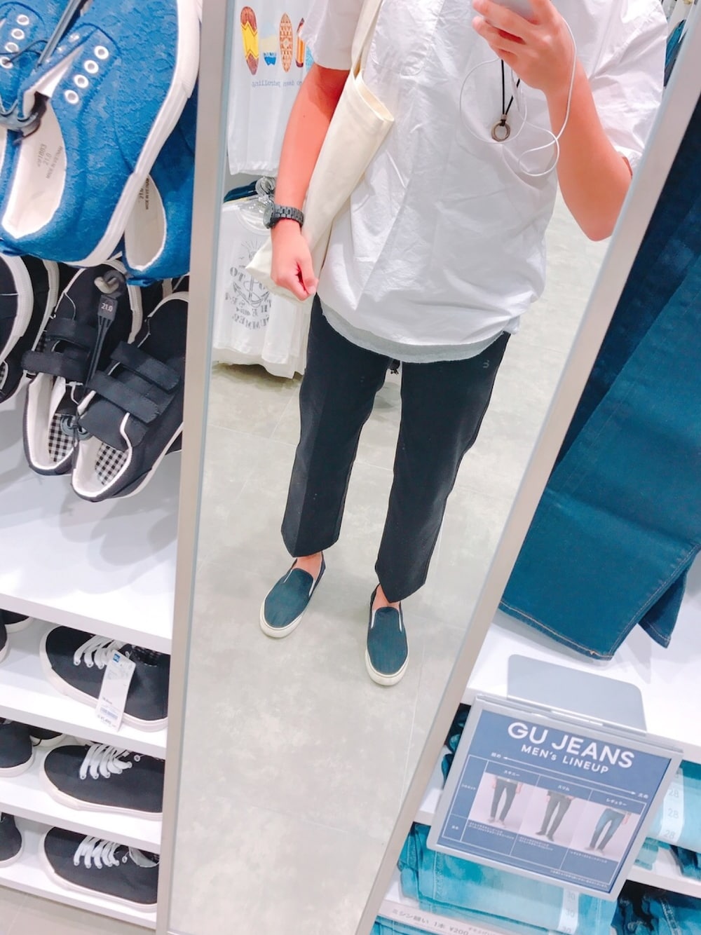 「Dickiesのアイテム（パンツ、ブラック系）」を使った、sakarin0301さん（メンズ・177cm）の夏コーディネートの1枚目の写真