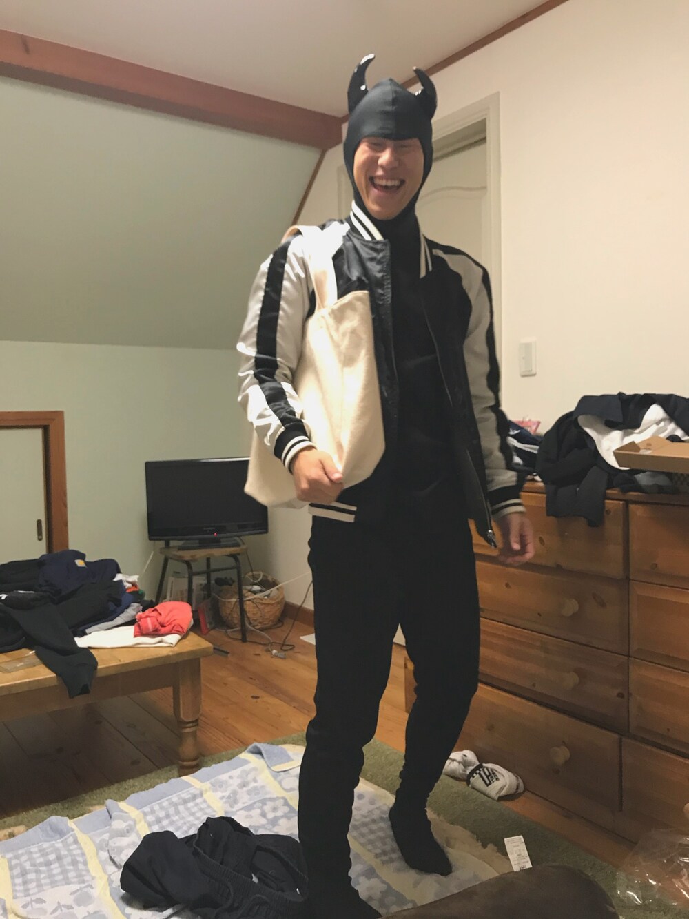 「wearhalloween2017、大学生」｜「ドン・キホーテのアイテム（つなぎ/オールインワン、ブラック系）」を使った、m_kenshinさん（メンズ・170cm）の秋コーディネートの1枚目の写真