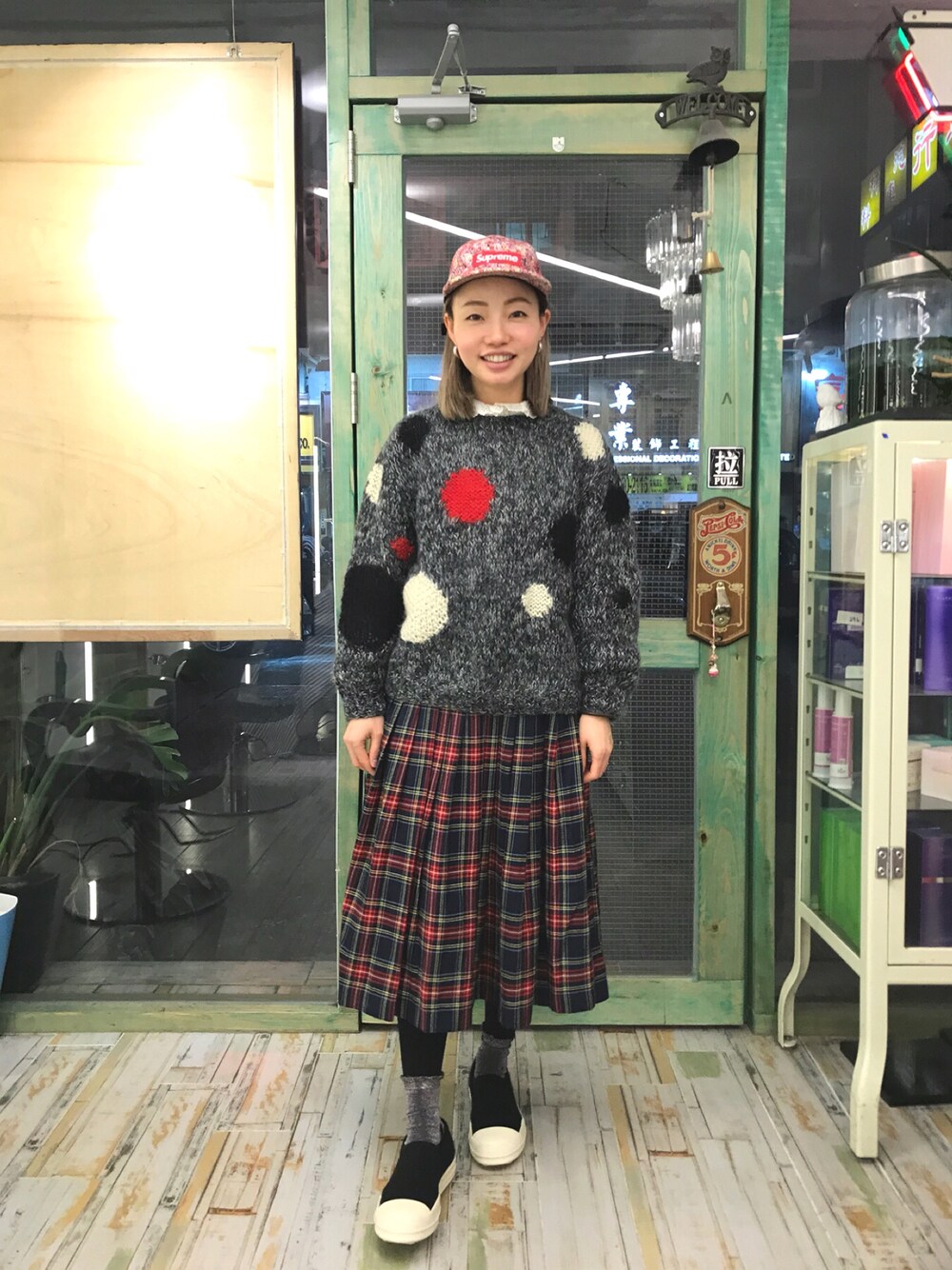 「supreme、シンプル、大人カジュアル、冬、古着、ベレー帽、outfit、RICK OWENS、RICK OWENS DRKSHDW」｜「Supreme のアイテム（キャップ、その他）」を使った、elppaKさん（レディース・161cm）の冬コーディネートの1枚目の写真