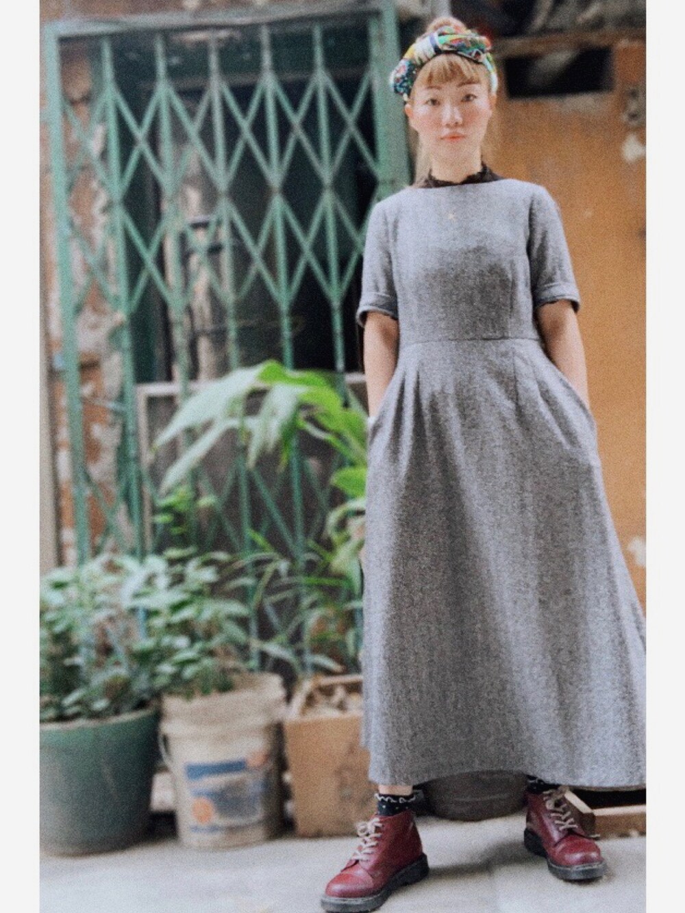 「秋コーデ、秋冬、休日スタイル、ZARA、Dr.Martens、gray、dress、autumn、hkgirl」｜「bon bijouのアイテム（ヘアバンド、その他）」を使った、elppaKさん（レディース・161cm）の秋コーディネートの1枚目の写真