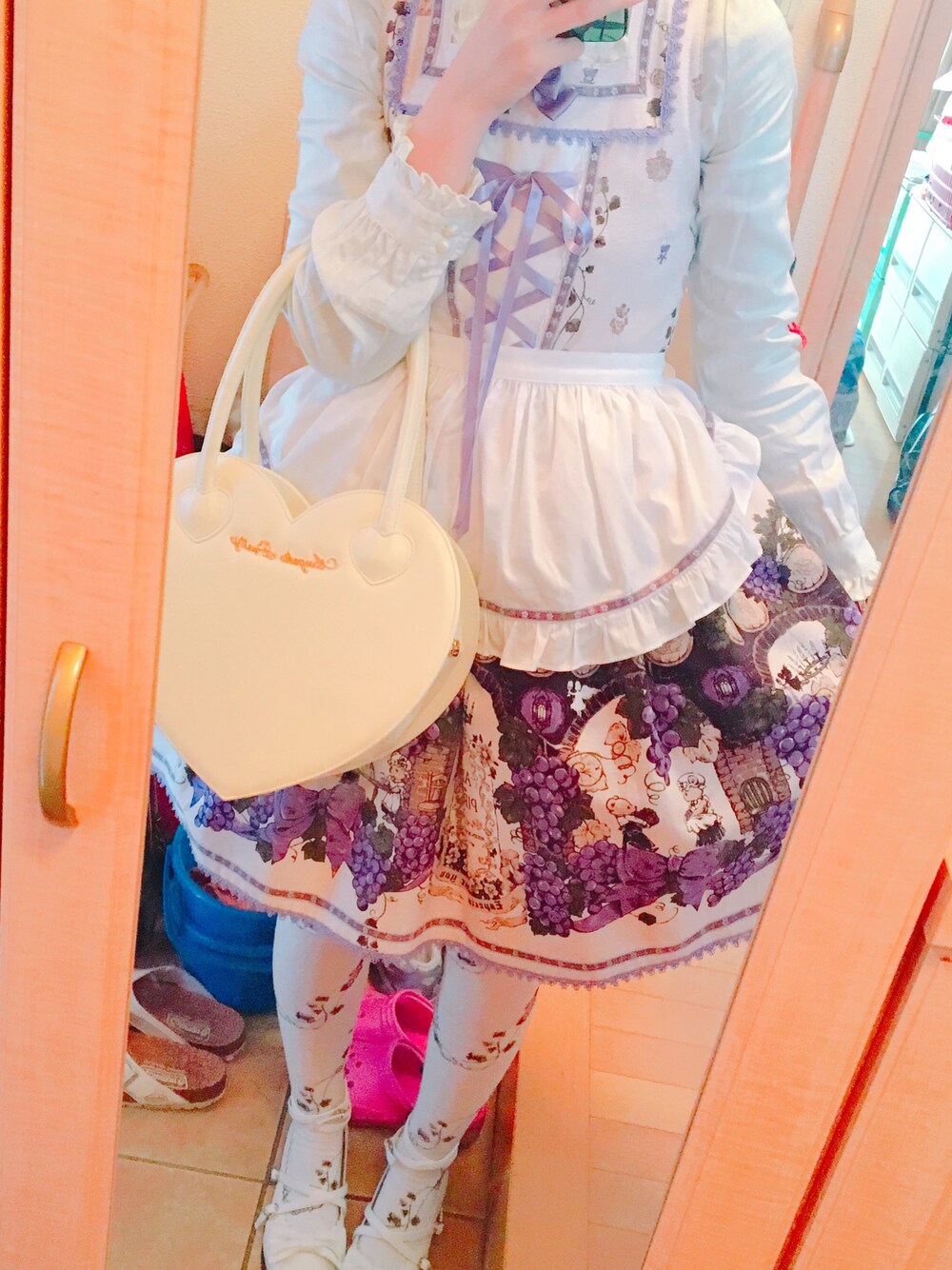 「アリスアンドザパイレーツ、ロリィタ、甘ロリ」｜「アリスアンドザパイレーツのアイテム（ジャンパースカート、ホワイト系）」を使った、Rinoさん（レディース・164cm）の秋コーディネートの1枚目の写真