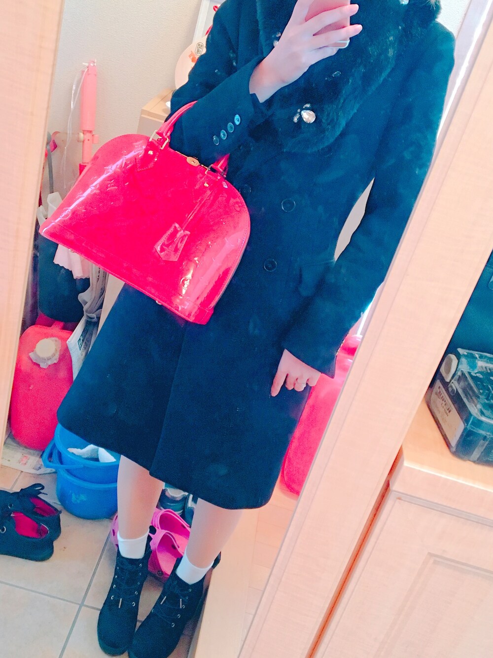 「今日のコーデ、ヴィトンバッグ、ルイヴィトン、ZARA、zara woman」｜「ZARAのアイテム（チェスターコート、ブラック系）」を使った、Rinoさん（レディース・164cm）の冬コーディネートの1枚目の写真