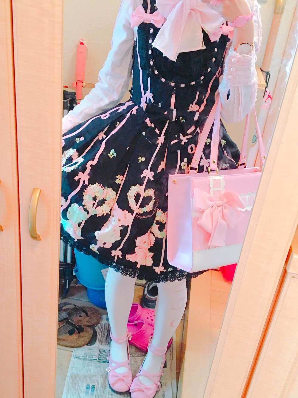 「ロリィタ、ロリータ、BABYTHESTARSSHINEBRIGHT、休日スタイル、はるコーデ」｜「BABY,THE STARS SHINE BRIGHTのアイテム（ジャンパースカート、ブラック系）」を使った、Rinoさん（レディース・164cm）の春コーディネートの1枚目の写真