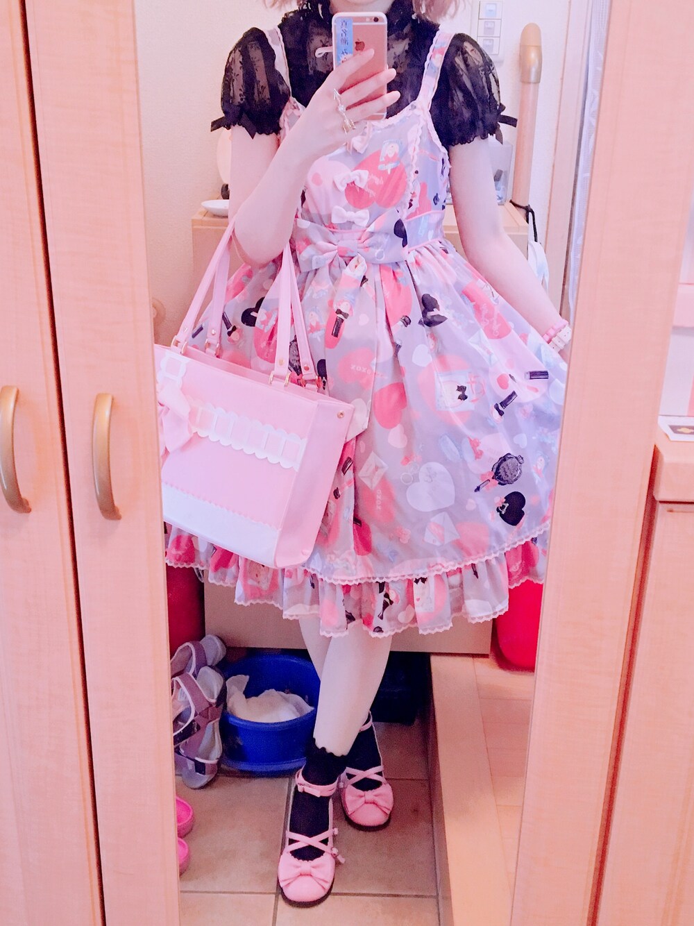 「休日スタイル、ピンク、グレー、Angelic Pretty」｜「Angelic Prettyのアイテム（ジャンパースカート、グレー系）」を使った、Rinoさん（レディース・164cm）の夏コーディネートの1枚目の写真