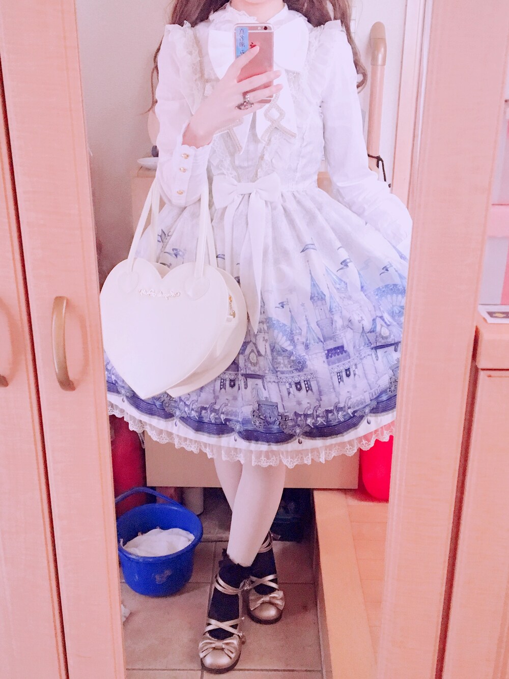 「休日スタイル、ロリィタ、angelicpretty、アイボリー」｜「Angelic Prettyのアイテム（ジャンパースカート、ホワイト系）」を使った、Rinoさん（レディース・164cm）の夏コーディネートの1枚目の写真