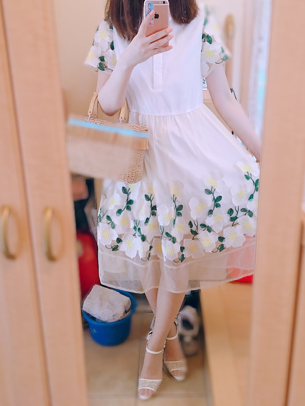 「シンプル、Chesty、大人コーデ、夏、ワンピース、休日コーデ」｜「Chestyのアイテム（ワンピース、ホワイト系）」を使った、Rinoさん（レディース・164cm）の夏コーディネートの1枚目の写真
