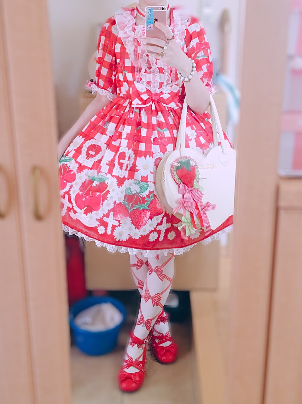 「休日スタイル、summer、チェリー、Angelic Pretty、ロリータ、ロリィタ」｜「Angelic Prettyのアイテム（ワンピース、レッド系）」を使った、Rinoさん（レディース・164cm）の夏コーディネートの1枚目の写真