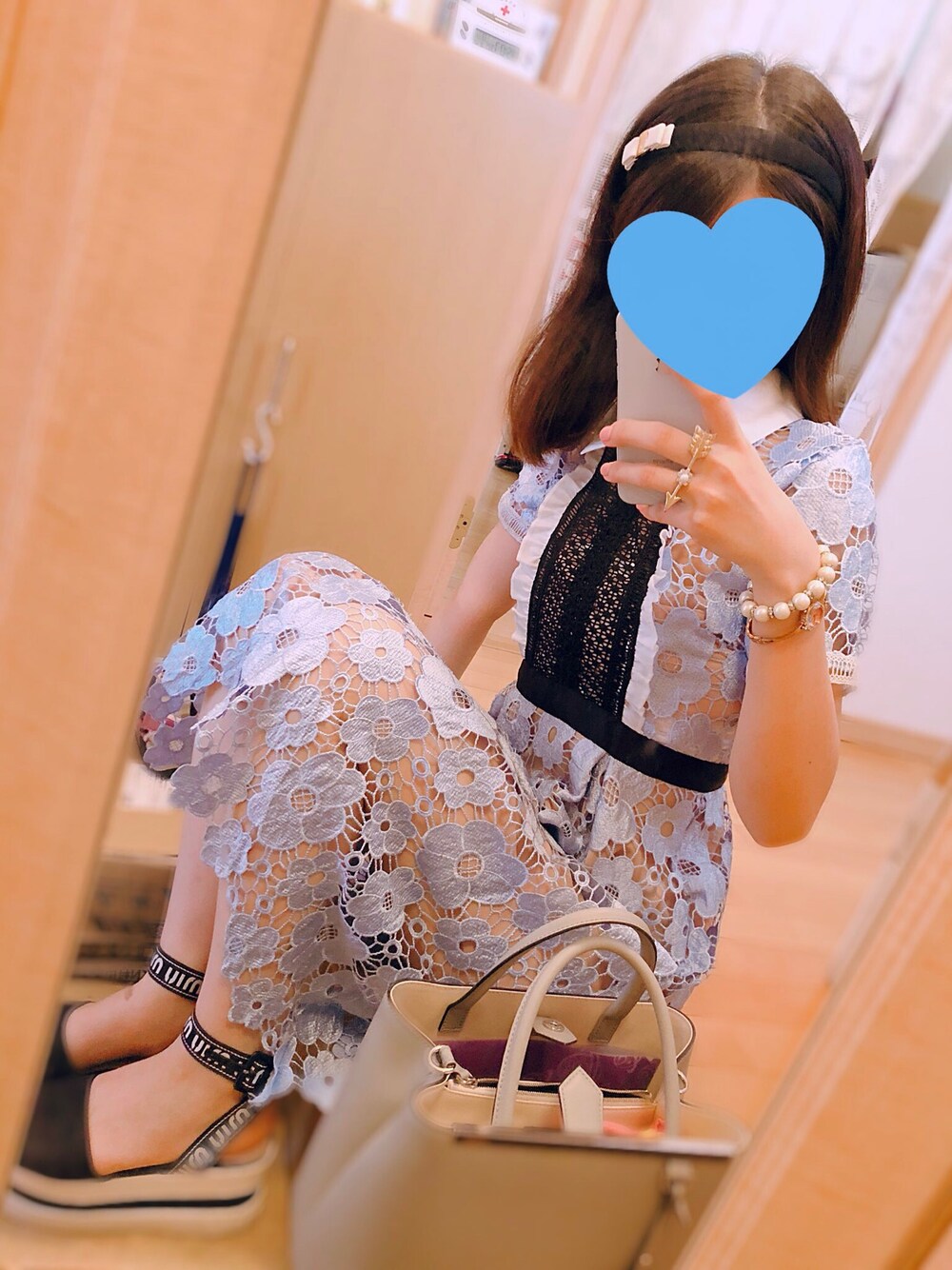 「summer、夏コーデ、MIUMIU、FENDI、selfportrait」｜「self-portraitのアイテム（ワンピース、ブルー系）」を使った、Rinoさん（レディース・164cm）の夏コーディネートの1枚目の写真