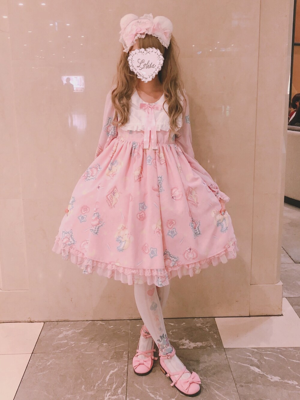 「休日スタイル、もこもこ、angelicpretty、ロリータファッション、ロリータ」｜「Angelic Prettyのアイテム（ワンピース/ドレス、ピンク系）」を使った、Rinoさん（レディース・164cm）の秋コーディネートの1枚目の写真