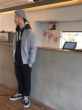 「サタデーズ ニューヨークシティ (Saturdays NYC)」｜「アイテム（チノパンツ）」を使った、RYOJIさん（メンズ・174cm）の冬コーディネート