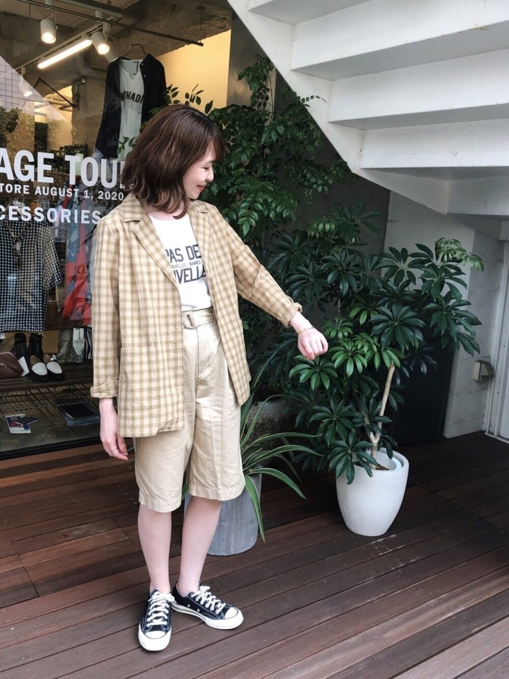 「テーラードジャケット、タイプライターシャツ、チェックシャツ、チェック、ootd、outfit、ベージュコーデ、beige、マニッシュ、秋のコーデ」｜「FIL DE FERのタイプライターチェック 羽織シャツ（テーラードジャケット、ベージュ系）」を使った、matsudo.さん（レディース・161cm）の夏コーディネートの1枚目の写真