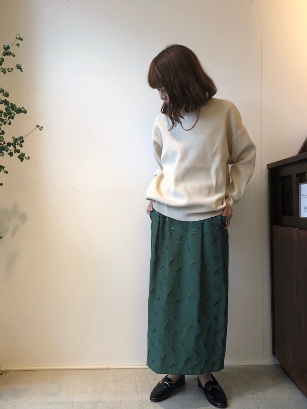 「ジャガード、ジャガードスカート、girl、girly  style 、スカートスタイル、秋服、グリーン、モスグリーン、outfit、FILDEFER」｜「FIL DE FERのGIRLジャガード ストレートスカート（スカート、グリーン系）」を使った、matsudo.さん（レディース・161cm）の秋コーディネートの1枚目の写真
